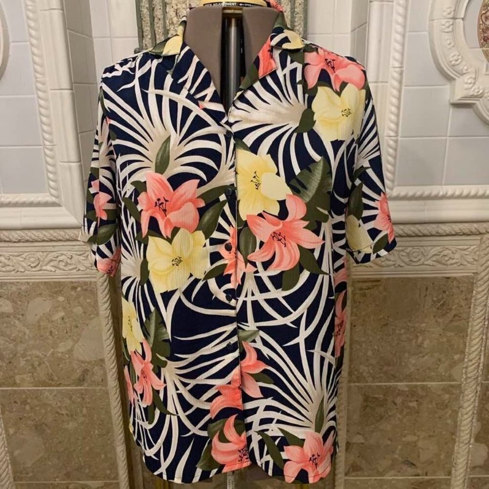 EHL. Size 16. Short Sleeve Button Up Aloha Hawaiian Shirt. Yoke. Slits. B54